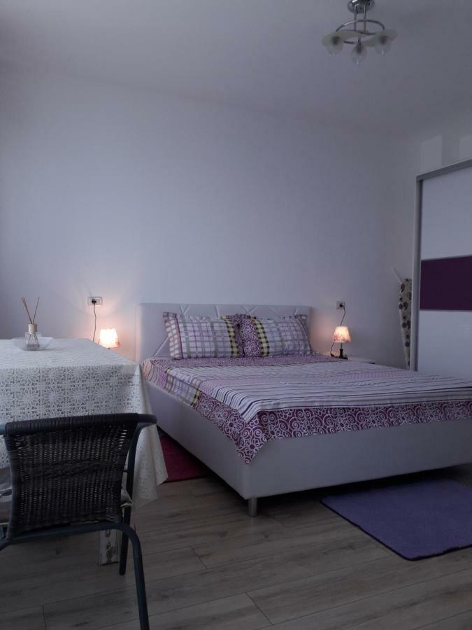 Studio Sunset Violet Mamaia Exterior photo